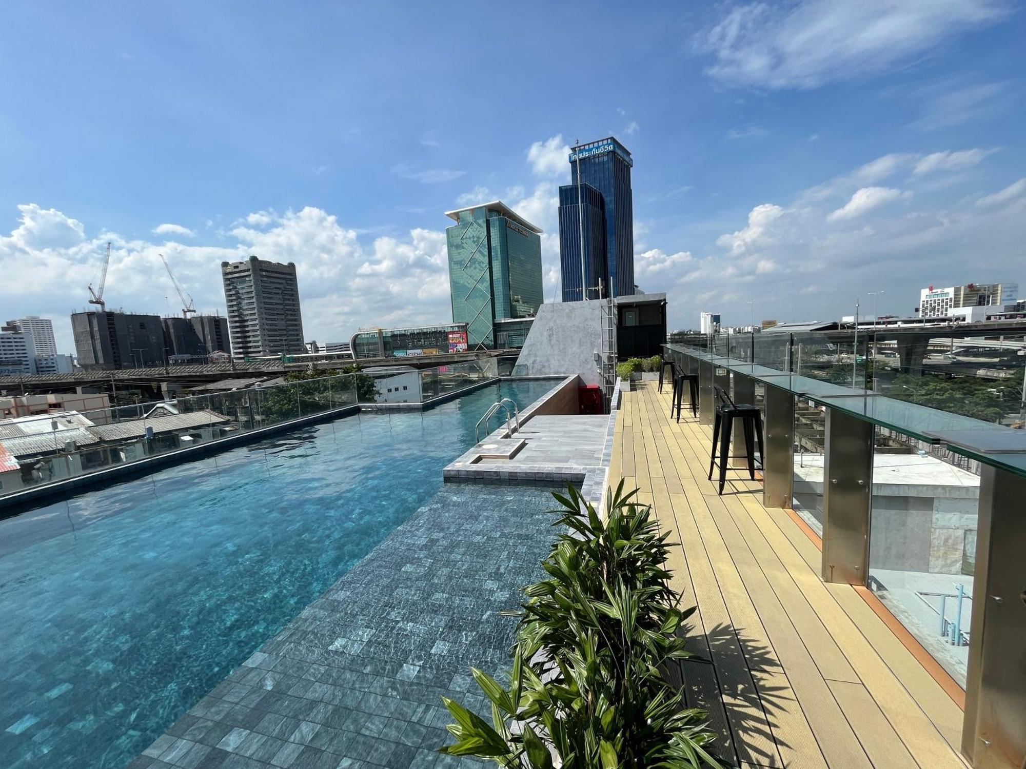 Hotel De Botan Bangna Bangkok Esterno foto